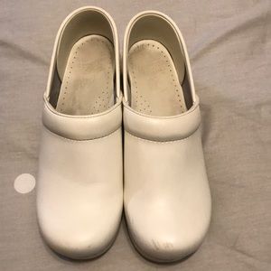 White danskos